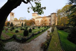 Castello medievale grazzano visconti parma giardino