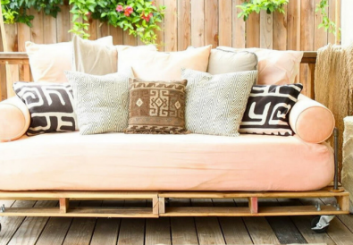 Come arredare il giardino con i pallet