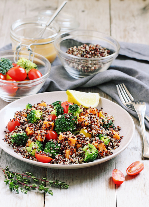 Insalata estiva di quinoa e verdure ricetta | Fito